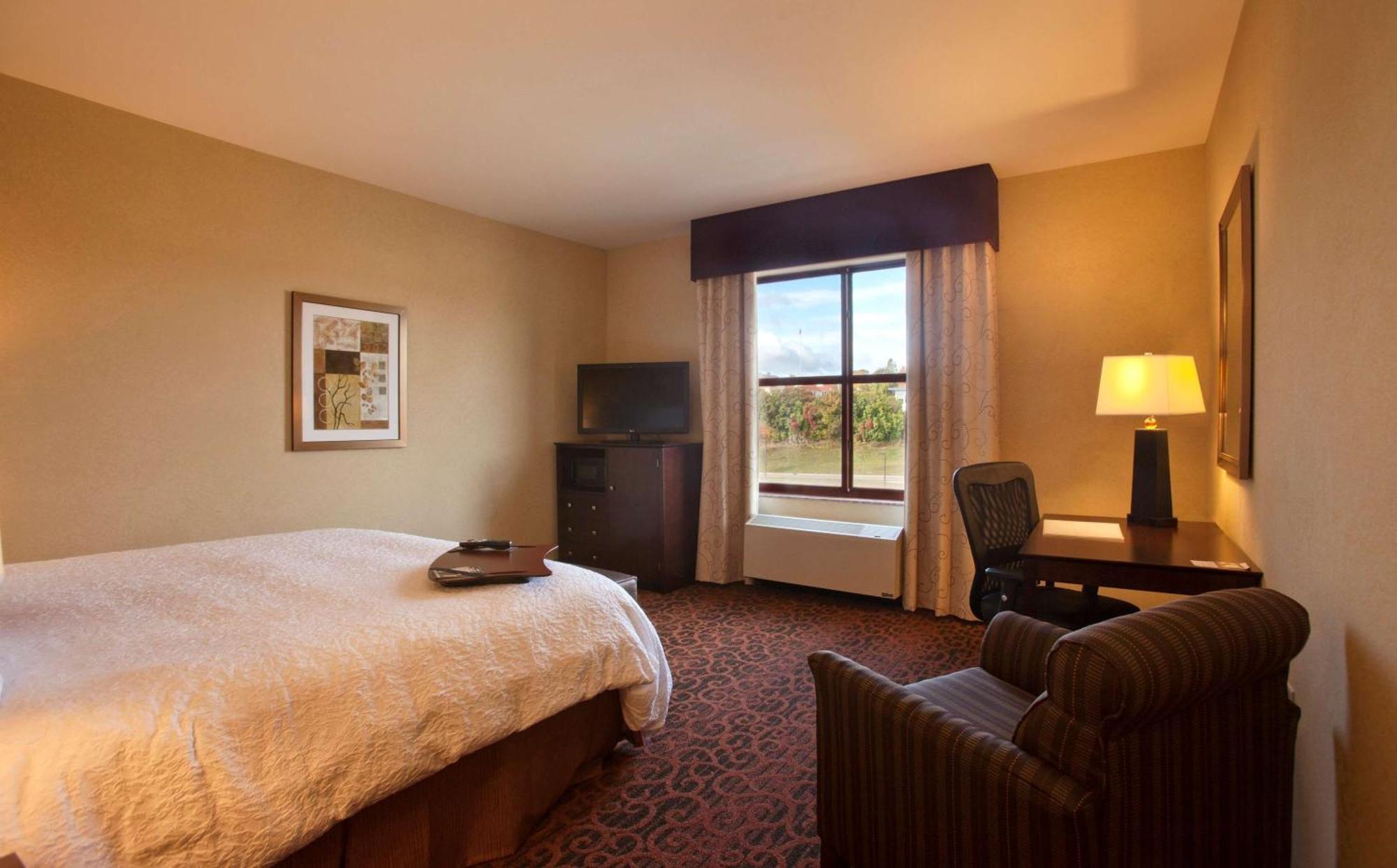 Hampton Inn Marquette-Waterfront Ngoại thất bức ảnh