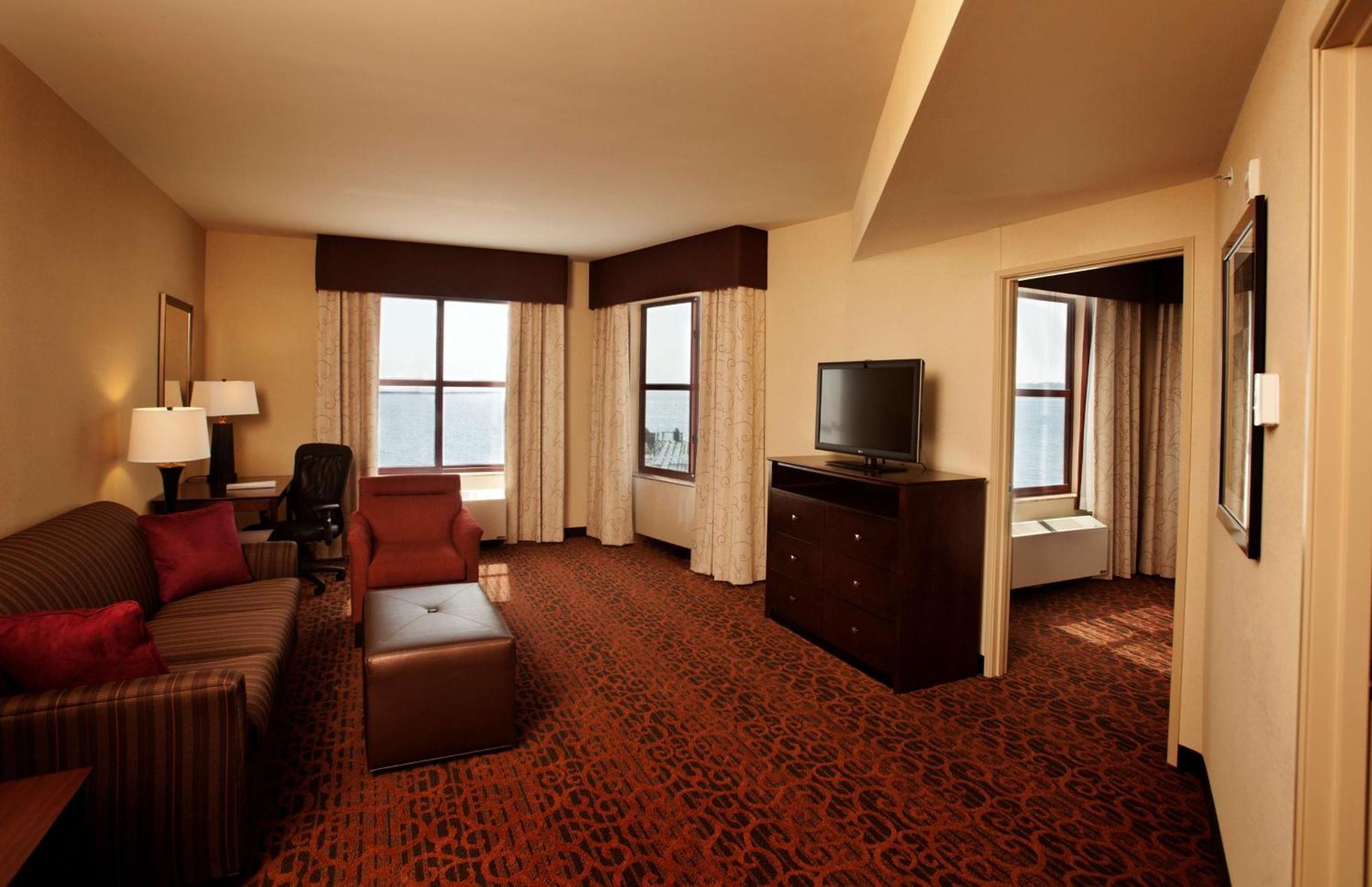 Hampton Inn Marquette-Waterfront Ngoại thất bức ảnh