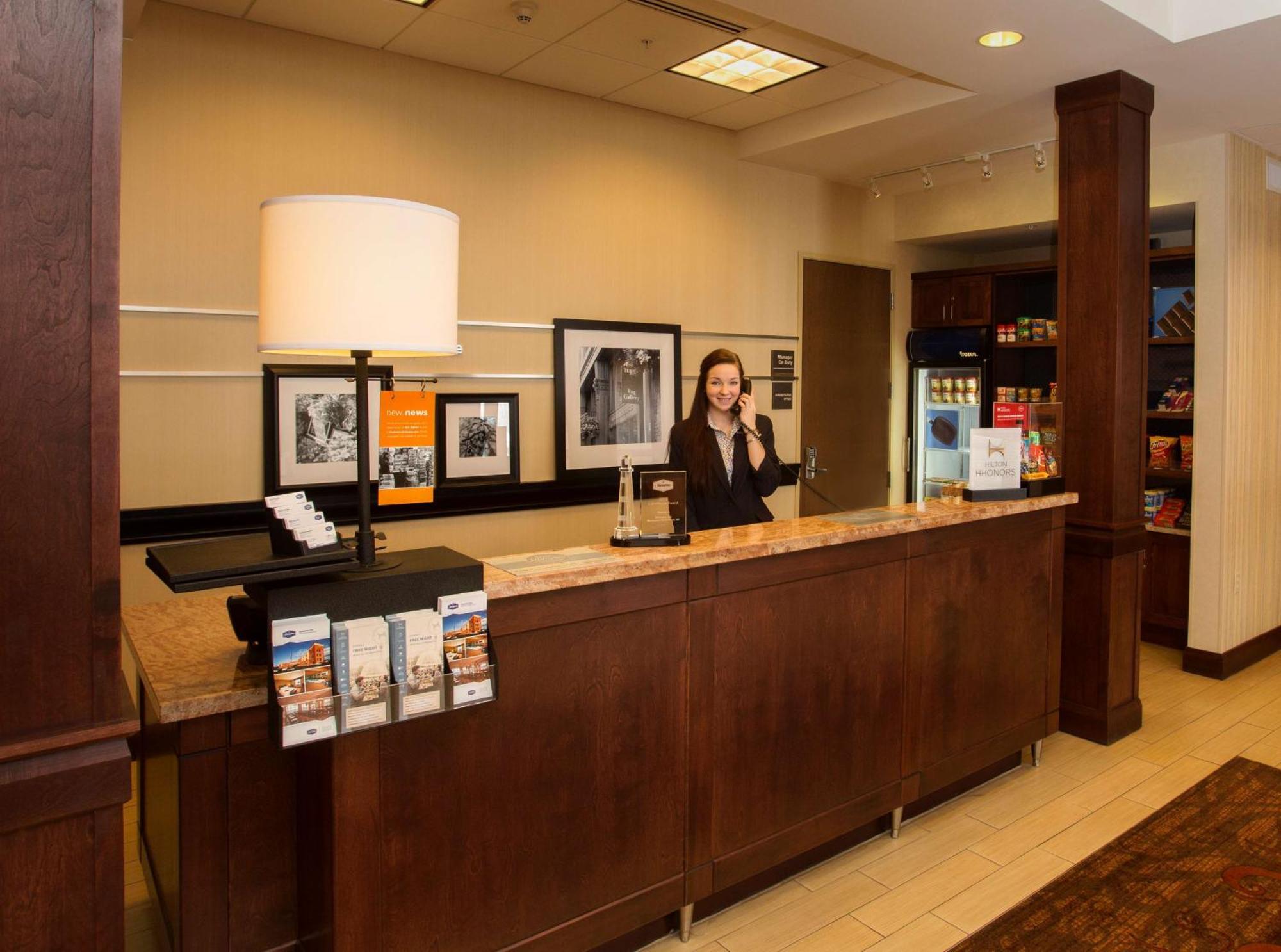 Hampton Inn Marquette-Waterfront Ngoại thất bức ảnh